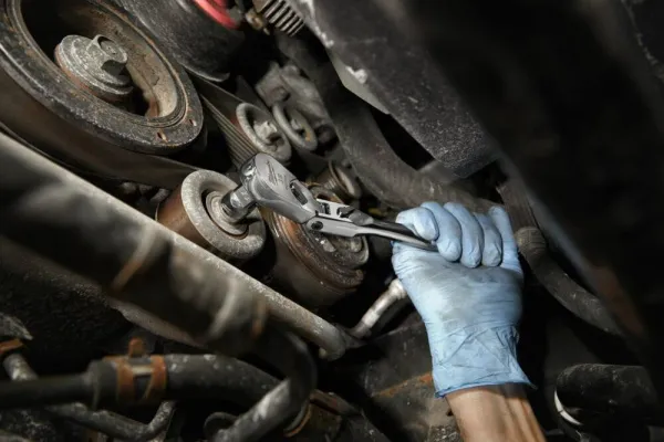 Трещотка шарнирная со шпинделем 3/8" - 216 мм Milwaukee купить в Минске