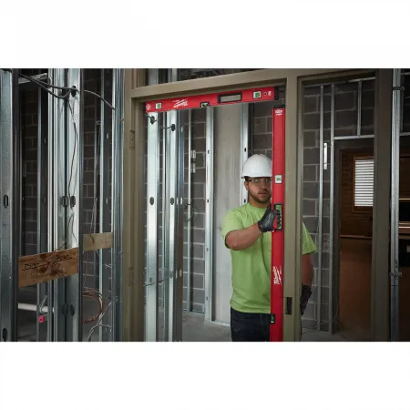 REDSTICK™ в корпусе Backbone 80 см магнитный Milwaukee купить в Минске