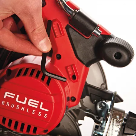М18 FUEL™ 55 мм циркулярная пила по дереву и пластику M18 CCS55-502X Milwaukee купить в Минске