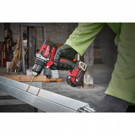 M18™ Компактная бесщеточная дрель - шуруповерт M18 CBLDD-402C Milwaukee купить в Минске