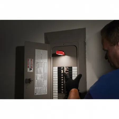 Карманный фонарь на батарейках FL-LED Milwaukee купить в Минске