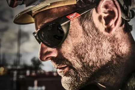 Очки защитные PREMIUM (затемненные, поляризованные) Milwaukee купить в Минске