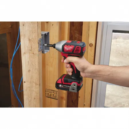 М18™ Компактный импульсный винтоверт 1/4" Hex M18 BID-402C Milwaukee купить в Минске