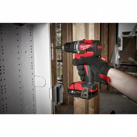 M18™ Компактная бесщеточная дрель - шуруповерт M18 CBLDD-402C Milwaukee купить в Минске