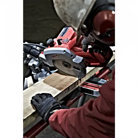 Торцовочная пила 216 мм (8 ½") с протяжкой Milwaukee купить в Минске