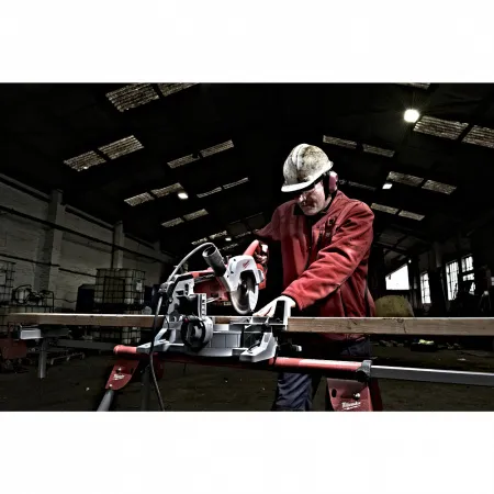 Торцовочная пила 216 мм (8 ½") с протяжкой Milwaukee купить в Минске