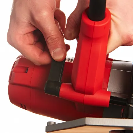 Циркулярная пила 184 мм (глубина реза 61 мм) CS 60 Milwaukee купить в Минске