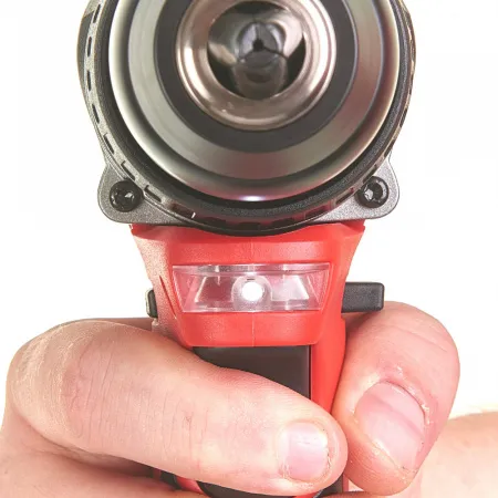 M18™ Компактная бесщеточная дрель - шуруповерт M18 CBLDD-402C Milwaukee купить в Минске
