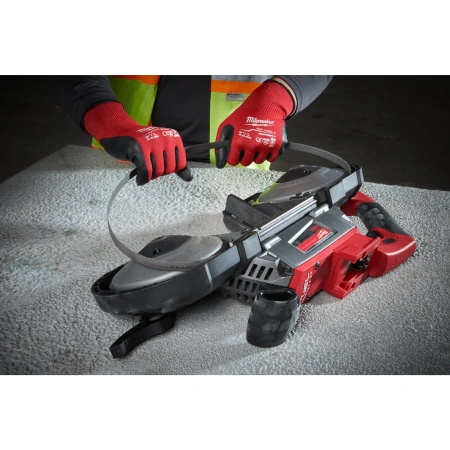 Подарочный набор биты для шуруповерта Milwaukee Shockwave IMPACT DUTY PZ2 X 25 мм (25 шт) + перчатки Milwaukee Cut Level с защитой от минимальных рисков, уровень защиты C/3, размер XL/10 Milwaukee купить в Минске