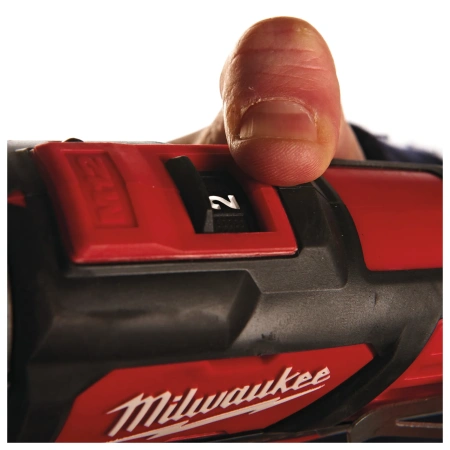 Дрель-шуруповерт Milwaukee M12 BPDMC-202C Milwaukee купить в Минске