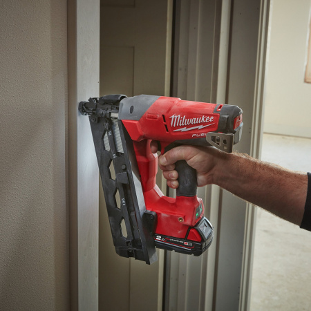 M18 FUEL™ 16 GA Гвоздезабиватель с наклонным магазином M18 CN16GA-0X Milwaukee купить в Минске