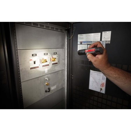 Аккумуляторный фонарь заряжаемый через USB L4 FMLED-301 Milwaukee купить в Минске