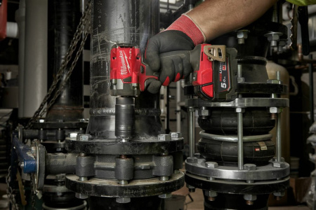 Аккумуляторный компактный ударный гайковерт с фиксацией пиномM18 FIW2P12-502X FUEL 1/2" Milwaukee купить в Минске