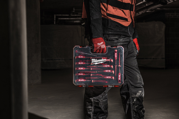 Набор трехгранных отверток VDE SL/PH/PZ/T + тестер напряжения Milwaukee купить в Минске