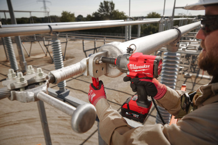 Аккумуляторный высокомоментный импульсный гайковерт с фиксацией пином M18 FHIW2P12-502X FUEL (1/2") (замена для 4933459693) Milwaukee купить в Минске