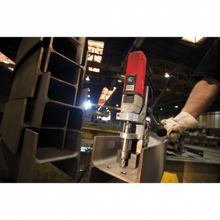 Дрель на магнитной станине MDE 42 Milwaukee купить в Минске Дрель на магнитной станине MDE 42 Milwaukee купить в Минске