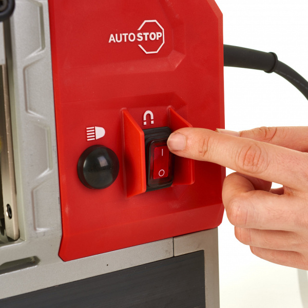 Дрель на магнитной станине с электромагнитом MDE 41 Milwaukee купить в Минске Дрель на магнитной станине с электромагнитом MDE 41 Milwaukee купить в Минске