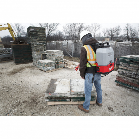 M18™ SWITCH TANK™ Опрыскиватель с ёмкостью для обработки бетона 15 л M18 BPFP-CCST Milwaukee купить в Минске