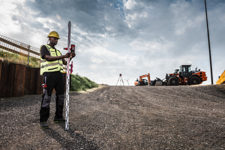 Аккумуляторный ротационный лазерный нивелир M18 RLOHV1200-501C Milwaukee купить в Минске