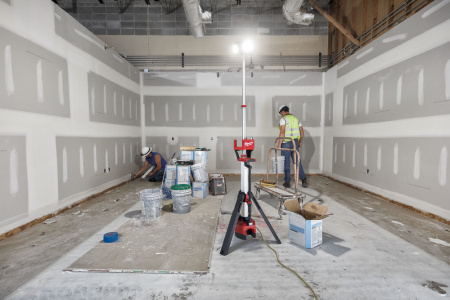 M18 HOSALC-0 Высокомощная мачта освещения / зарядное устройство Milwaukee купить в Минске