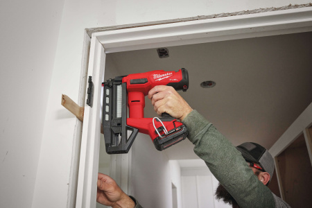 Аккумуляторный гвоздезабиватель (нейлер) с прямым магазином M18 FN16GS-0X FUEL (без АКБ и ЗУ) Milwaukee купить в Минске