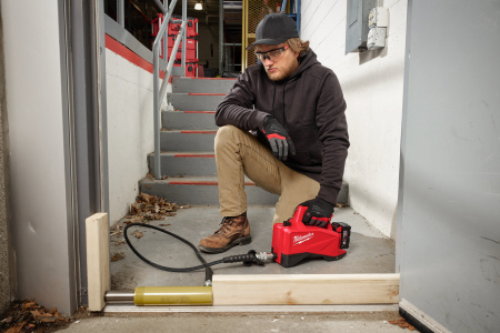 Аккумуляторный вспомогательный гидравлический насос M18 HMP700-501 Milwaukee купить в Минске