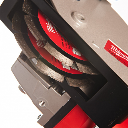 Штроборез мощностью 1500 Вт, диск 125 мм, глубина реза 30 мм WCE 30 Milwaukee купить в Минске