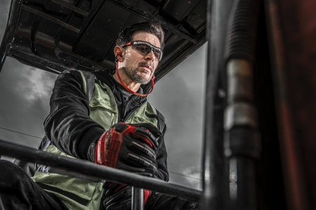 Очки с защитой от царапин и запотевания серые Milwaukee купить в Минске