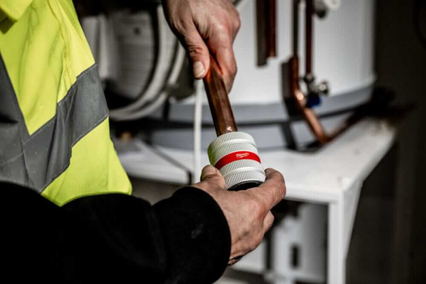 Гратосниматель для труб 6-35мм Milwaukee купить в Минске