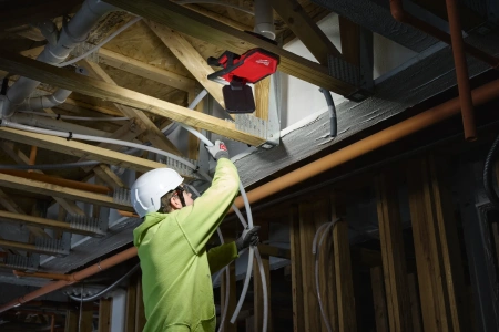 Аккумуляторный фонарь с шарнирным световым блоком M18 PAL2-0 (замена для 4933464105) Milwaukee купить в Минске