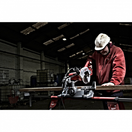 Торцовочная пила 216 мм (8 ½") с протяжкой Milwaukee купить в Минске