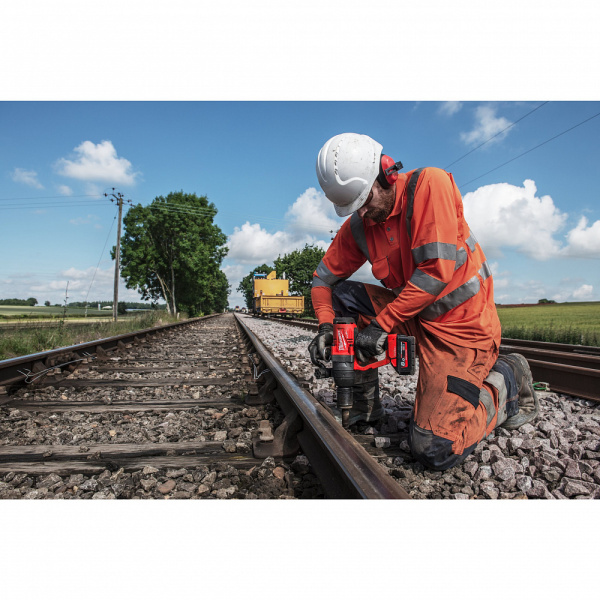 Аккумуляторный высокомоментный импульсный гайковерт с фиксацией фрикционным кольцомM18 ONEFHIWF1-802X FUEL ONE-KEY (1") Milwaukee купить в Минске