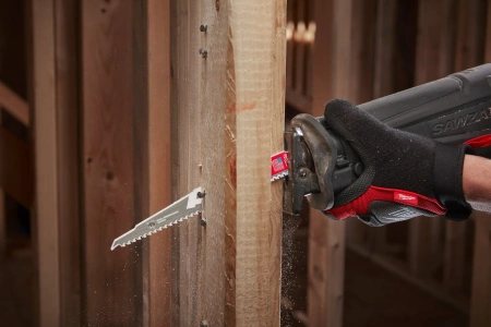 Полотно для сабельной пилы, демонтажное по дереву, дереву с гвоздями, пластику с твердосплавными зубьями AX CARBIDE TEETH 230 мм/ шаг зуба 5 мм (1 шт) (экоупак.) (замена для 48005226) Milwaukee купить в Минске