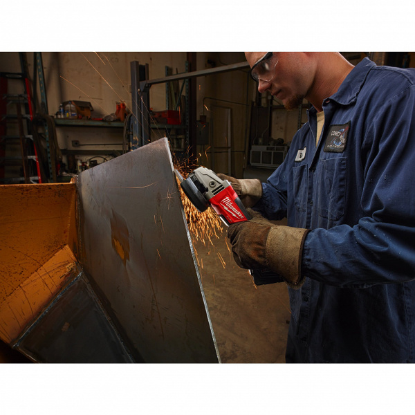 M18 FUEL™ 115 мм углошлифовальная машина с ползунковым выключателем M18 CAG115X-0X Milwaukee купить в Минске