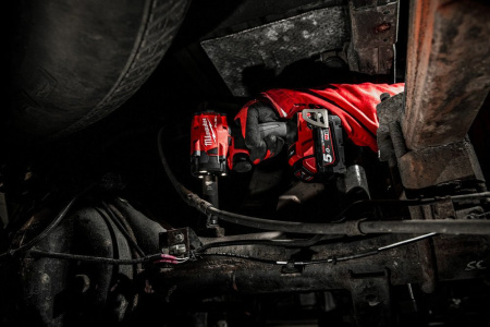 Аккумуляторный компактный ударный гайковерт с фиксацией фрикционным кольцом M18 FIW2F12-0X FUEL (1/2") Milwaukee купить в Минске