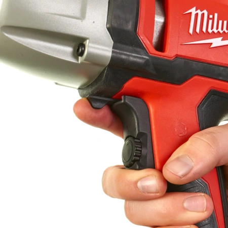 Набор Гайковерт IPWE 520R + головки на 27 и 32 мм Milwaukee купить в Минске