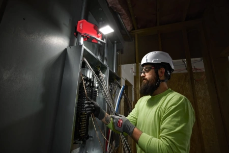 Аккумуляторный фонарь с шарнирным световым блоком M18 PAL2-0 (замена для 4933464105) Milwaukee купить в Минске