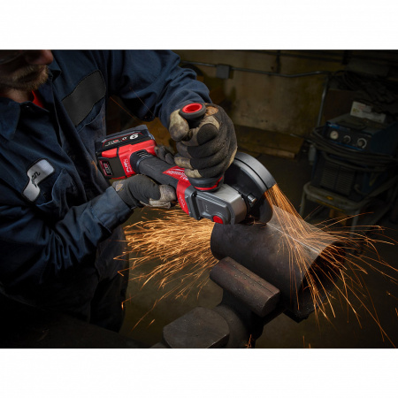 M18 FUEL™ 125 мм углошлифовальная машина с тормозом M18 CAG125XPDB-0X Milwaukee купить в Минске M18 FUEL™ 125 мм углошлифовальная машина с тормозом M18 CAG125XPDB-0X Milwaukee купить в Минске