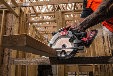 Аккумуляторная циркулярная пила по дереву M18 FCS552-0X FUEL (замена для 4933451429) (без АКБ и ЗУ) Milwaukee купить в Минске