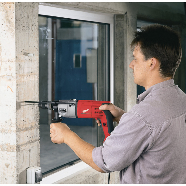 1010 Вт Двухскоростная ударная дрель PD2E 24 RS Milwaukee купить в Минске