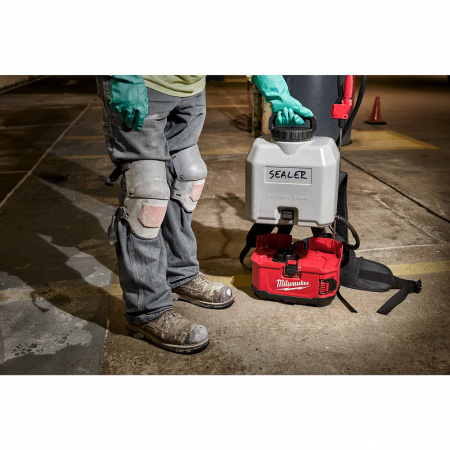 M18™ SWITCH TANK™ Опрыскиватель с ёмкостью для обработки бетона 15 л M18 BPFP-CCST Milwaukee купить в Минске