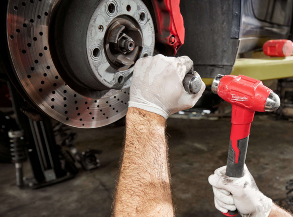 Молоток безынерционный с шаровидным бойком Milwaukee купить в Минске