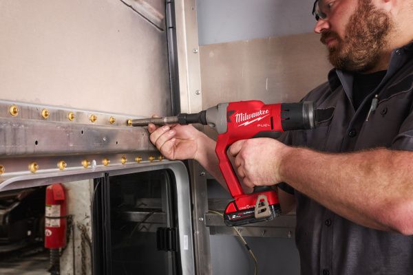 Аккумуляторный заклепочник M18 ONEFLT-0X Milwaukee купить в Минске