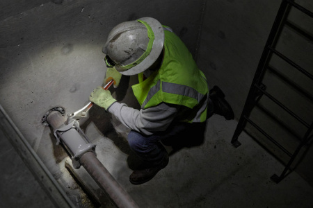 Налобный фонарь на батарейках ISHL-LED Milwaukee купить в Минске