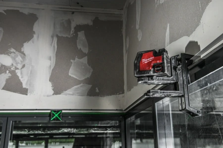 Нивелир лазерный линейно-точечный L4 CLLP-301C Milwaukee купить в Минске