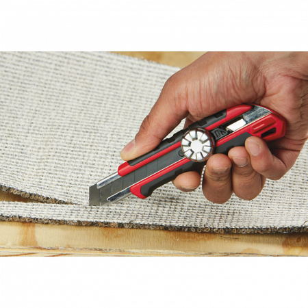 Выдвижной нож 18 мм Milwaukee купить в Минске