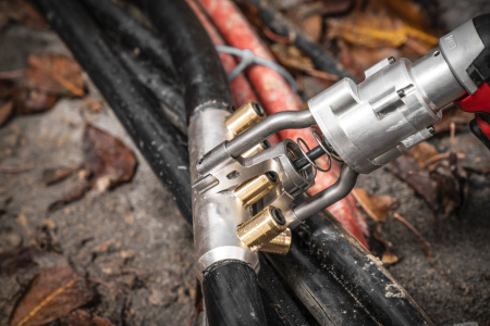 Аккумуляторный инструмент M18 BSBT-0X для болтовых соединителей/наконечников Milwaukee купить в Минске