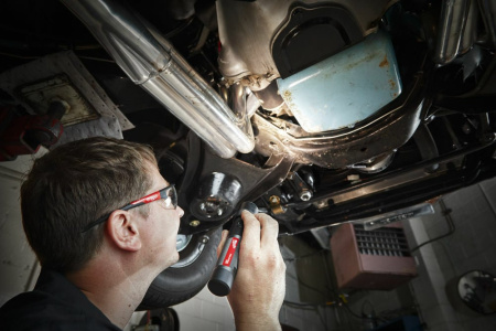 Налобный фонарь заряжаемый через USB L4 TMLED-201 Milwaukee купить в Минске