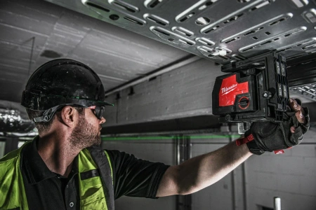 Нивелир лазерный линейно-точечный L4 CLLP-301C Milwaukee купить в Минске