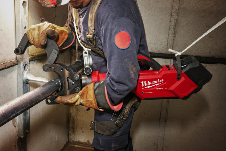 Аккумуляторный гидравлический инструмент для резки кабеля M18 HSFC125R -802C Milwaukee купить в Минске